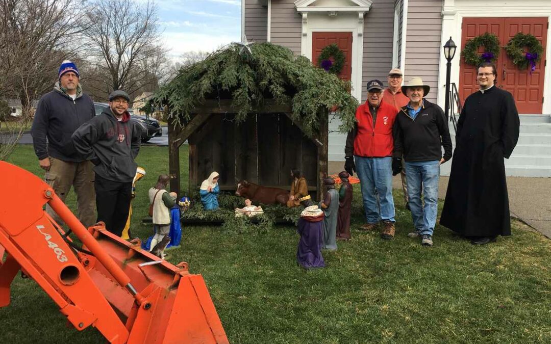 KofC Set Up Nativity Scene